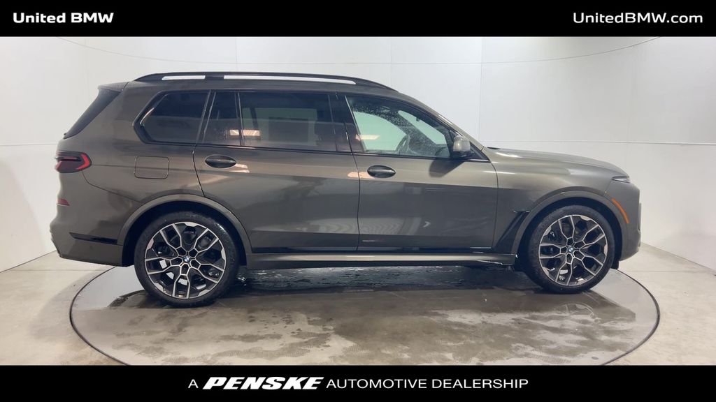 2025 BMW X7 xDrive40i 9