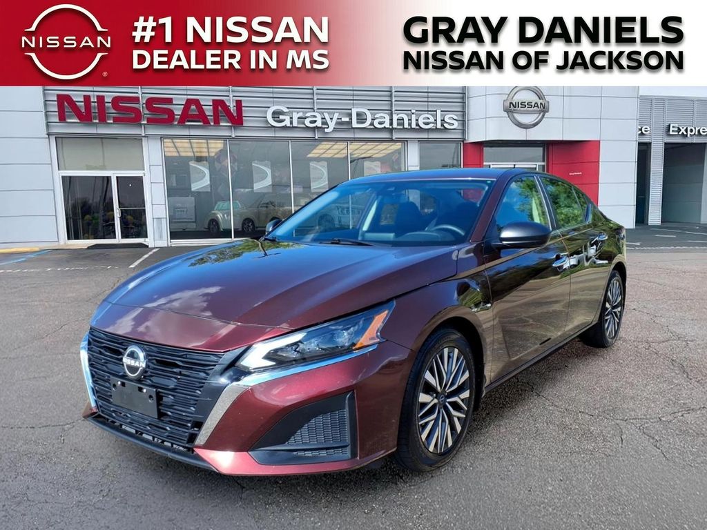 Used 2024 Nissan Altima Sedan