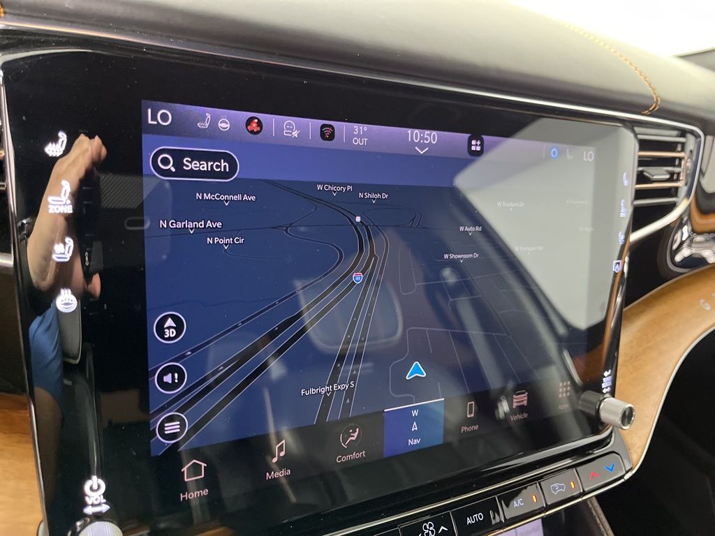 Thumbnail: 2022 Jeep Grand Wagoneer - 29