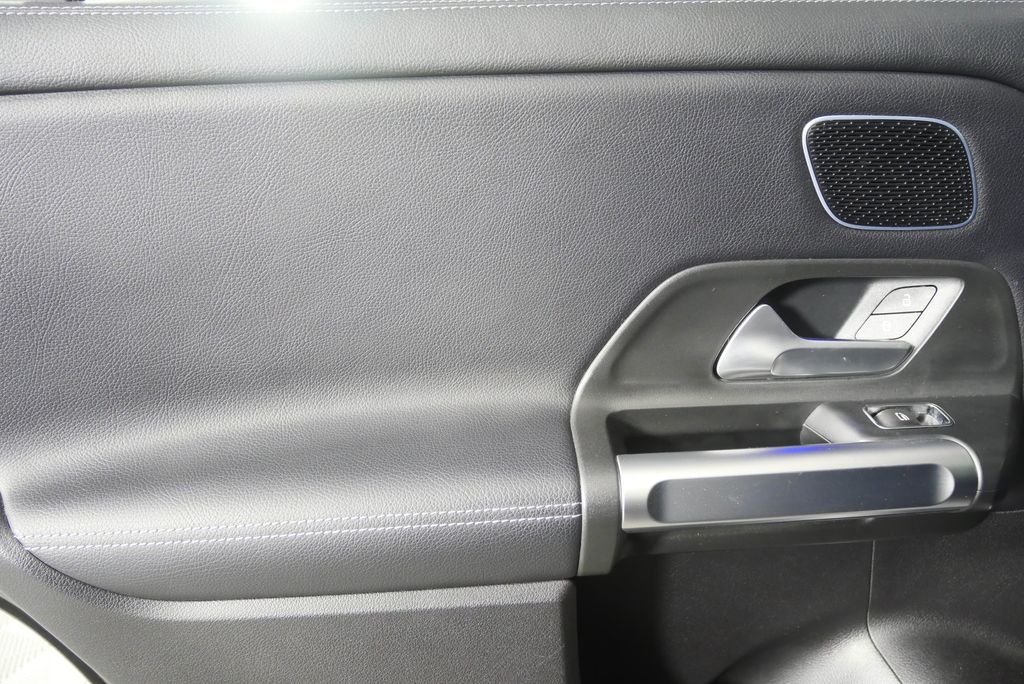 Thumbnail: 2021 Mercedes-Benz GLB - 13