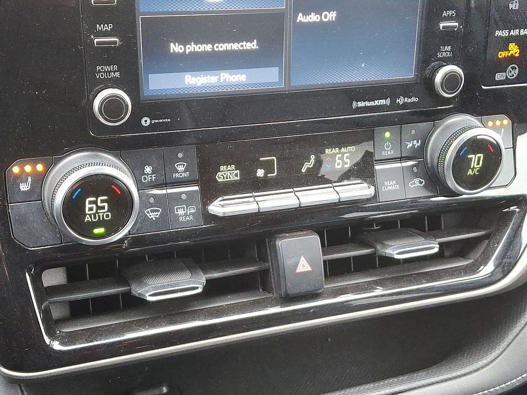 Thumbnail: 2021 Toyota Highlander - 17