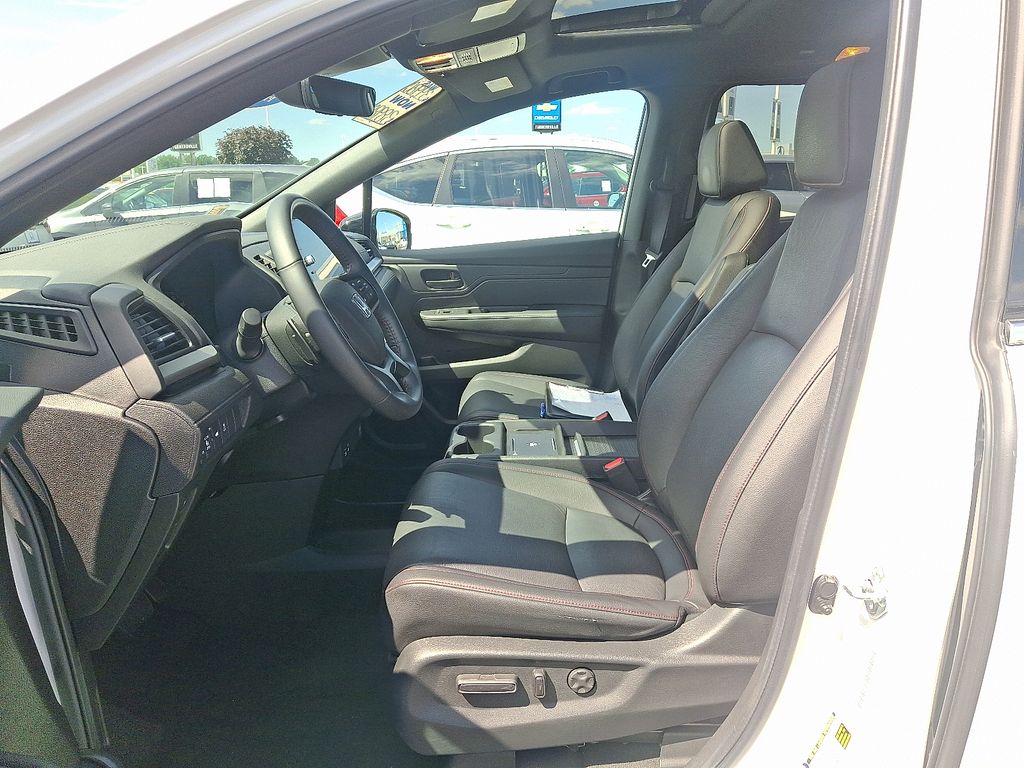 Thumbnail: 2025 Honda Odyssey - 17