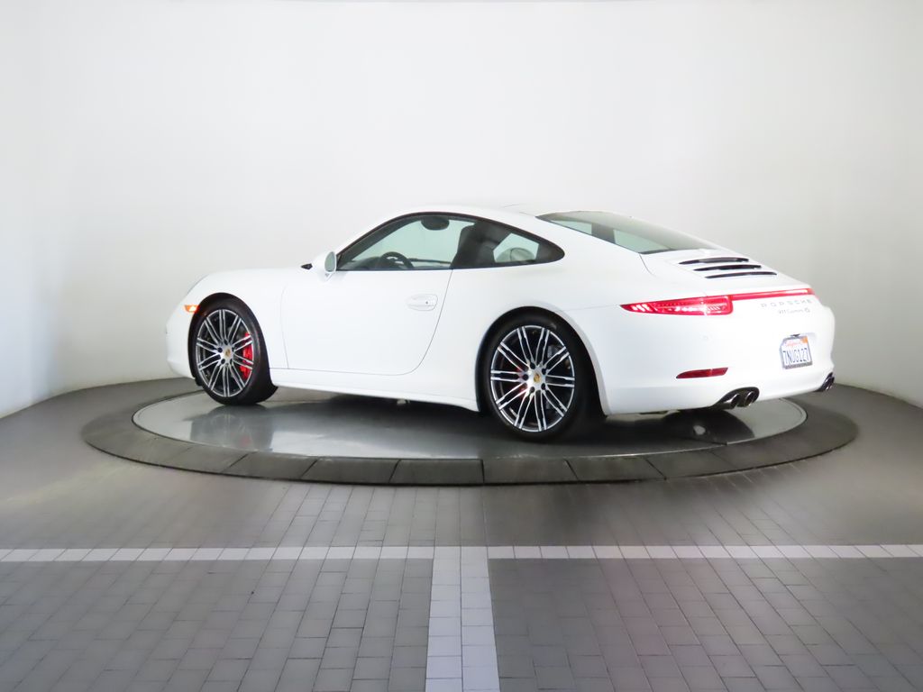 Thumbnail: 2016 Porsche 911 - 3