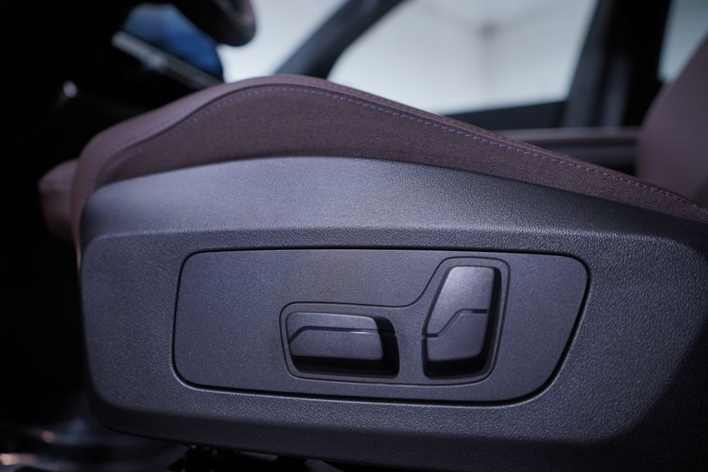 Thumbnail: 2025 BMW X1 - 14