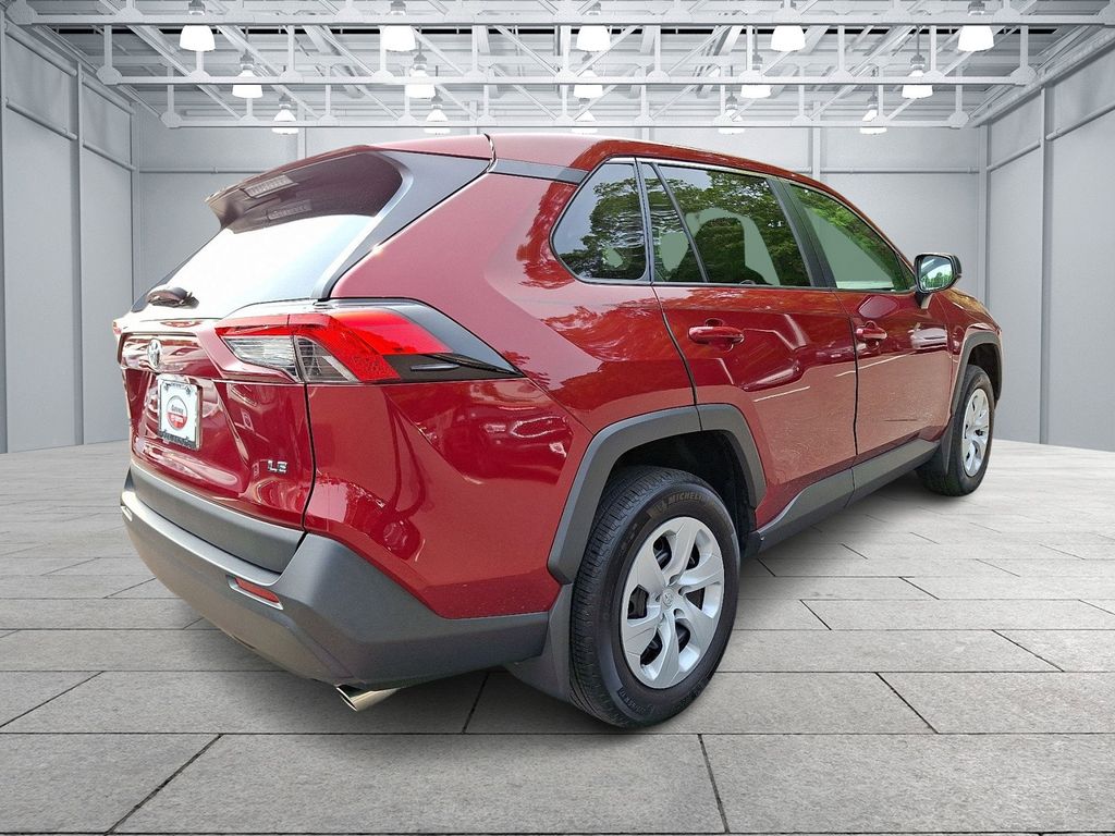 2023 Toyota RAV4 LE 4