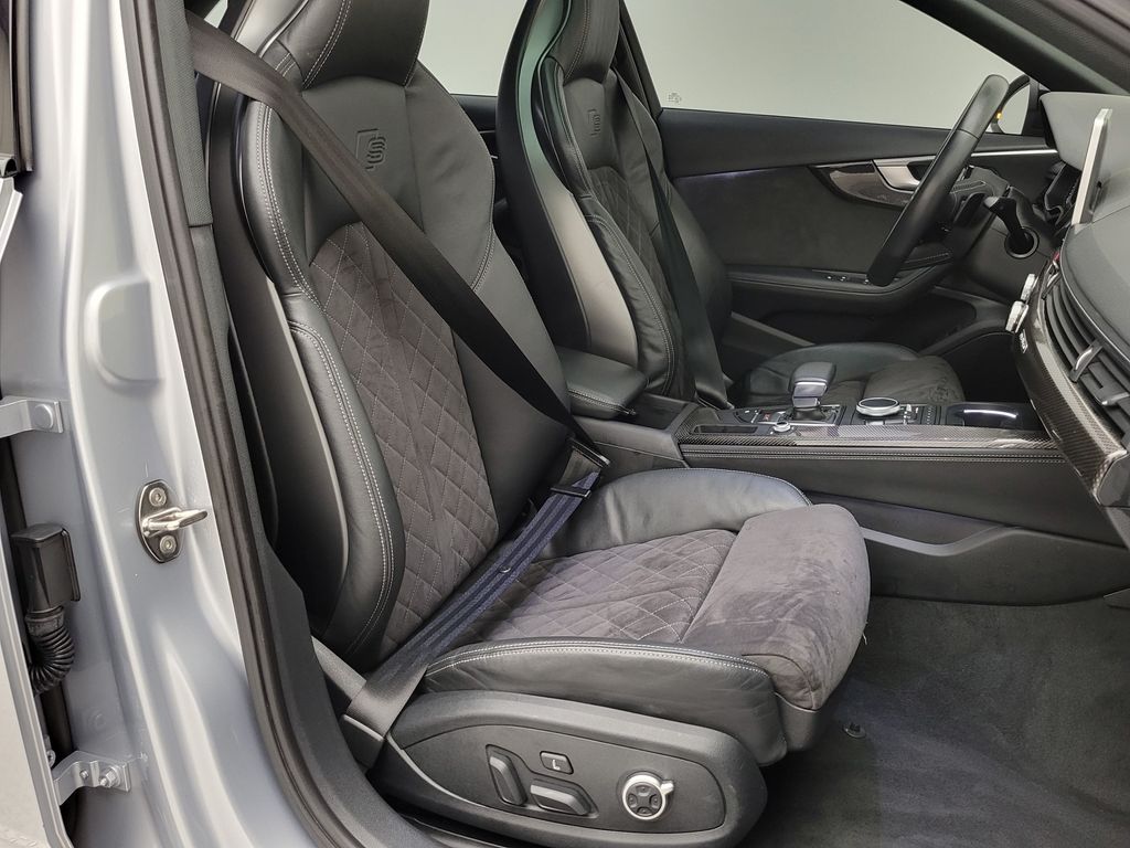 Thumbnail: 2019 Audi S4 - 11