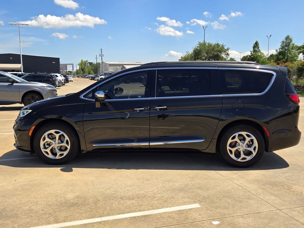 2022 Chrysler Pacifica Limited Black at Durrett Motor Company