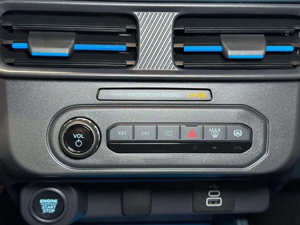 Used 2025 Oxford White Ford XLT image 7