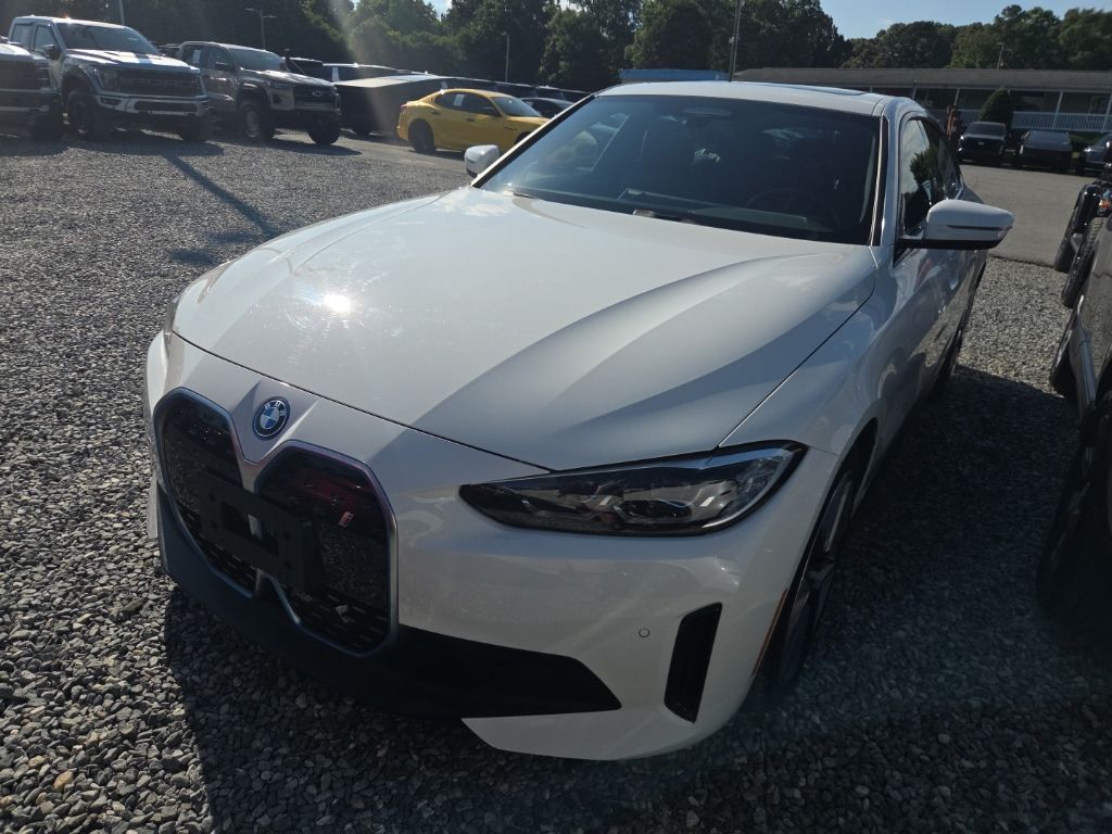 2023 BMW i4 eDrive35's photo