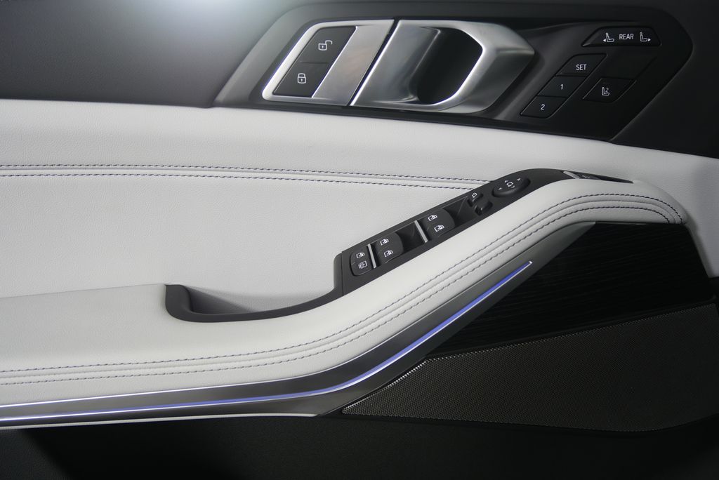 Thumbnail: 2026 BMW X7 - 22