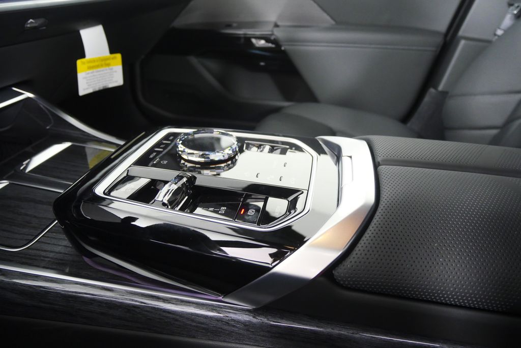 Thumbnail: 2026 BMW i7 - 23