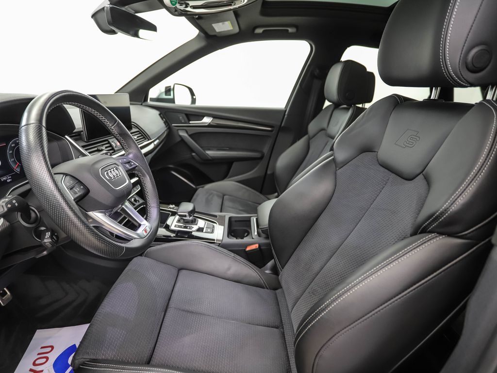 Thumbnail: 2022 Audi SQ5 - 11