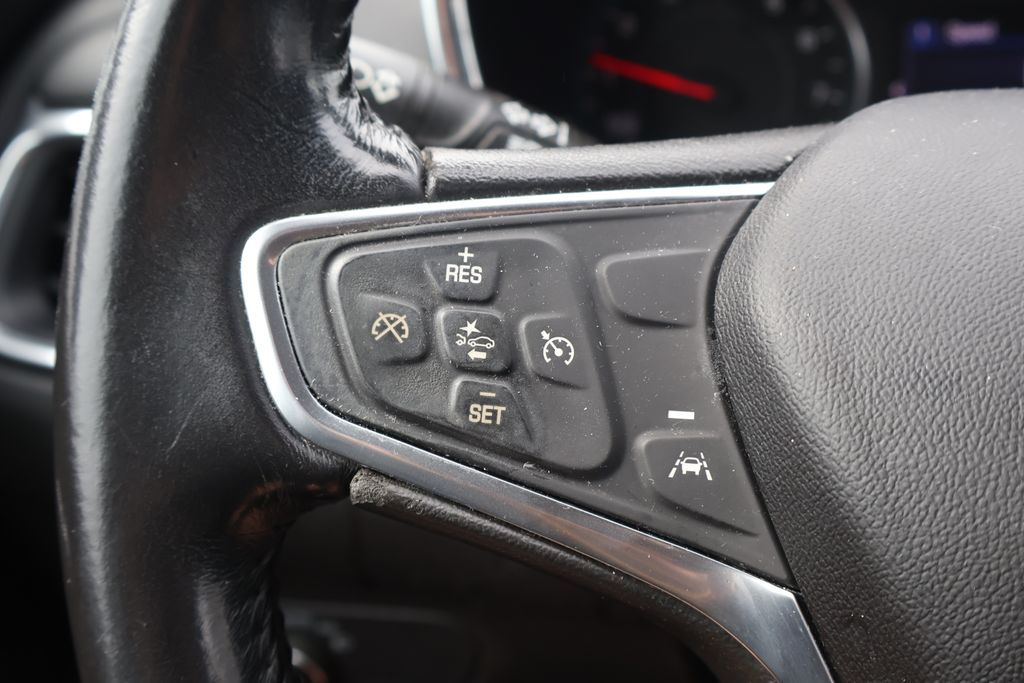 Thumbnail: 2018 Chevrolet Equinox - 18