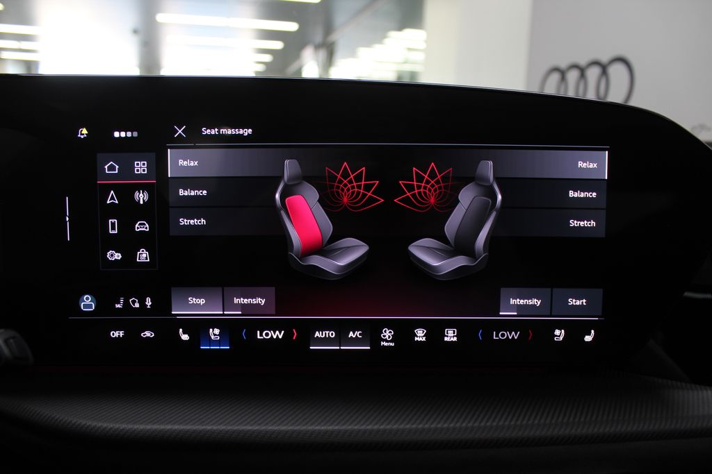 2025 Audi SQ5  26