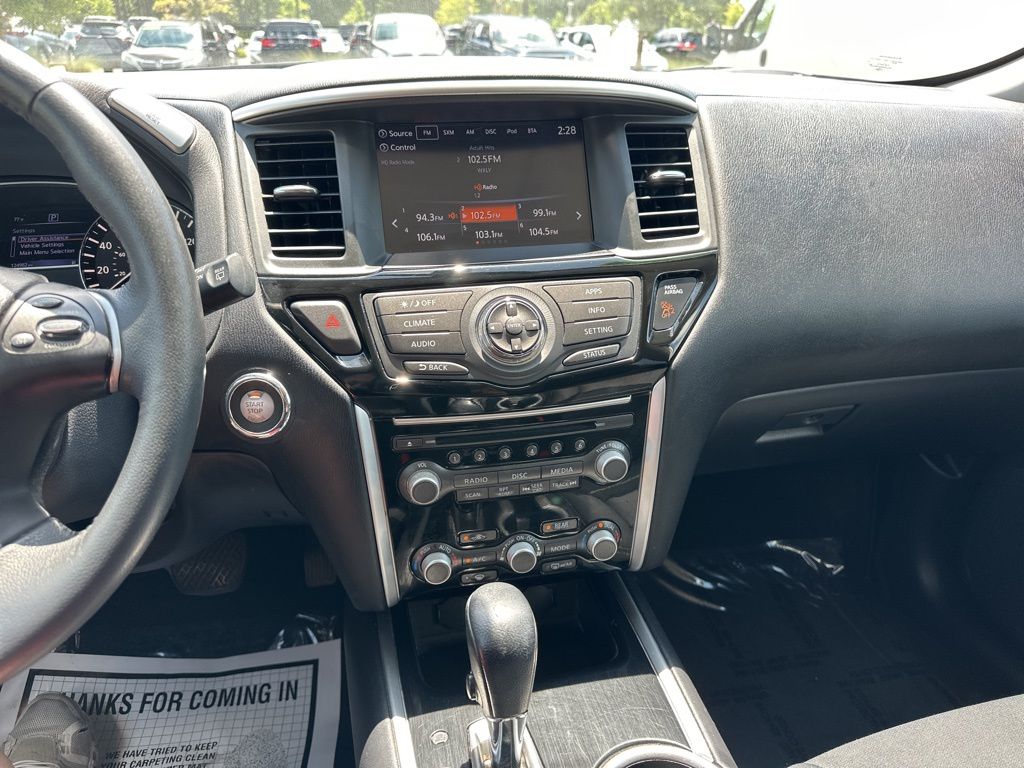 2017 Brilliant Silver Metallic Nissan Pathfinder SV FWD SUV