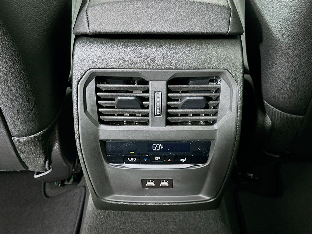 Thumbnail: 2026 BMW 3 Series - 18