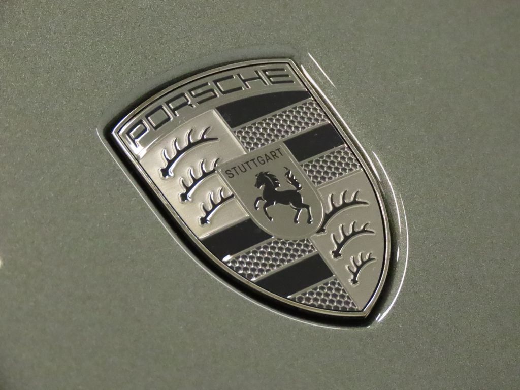 Thumbnail: 2026 Porsche Macan - 14