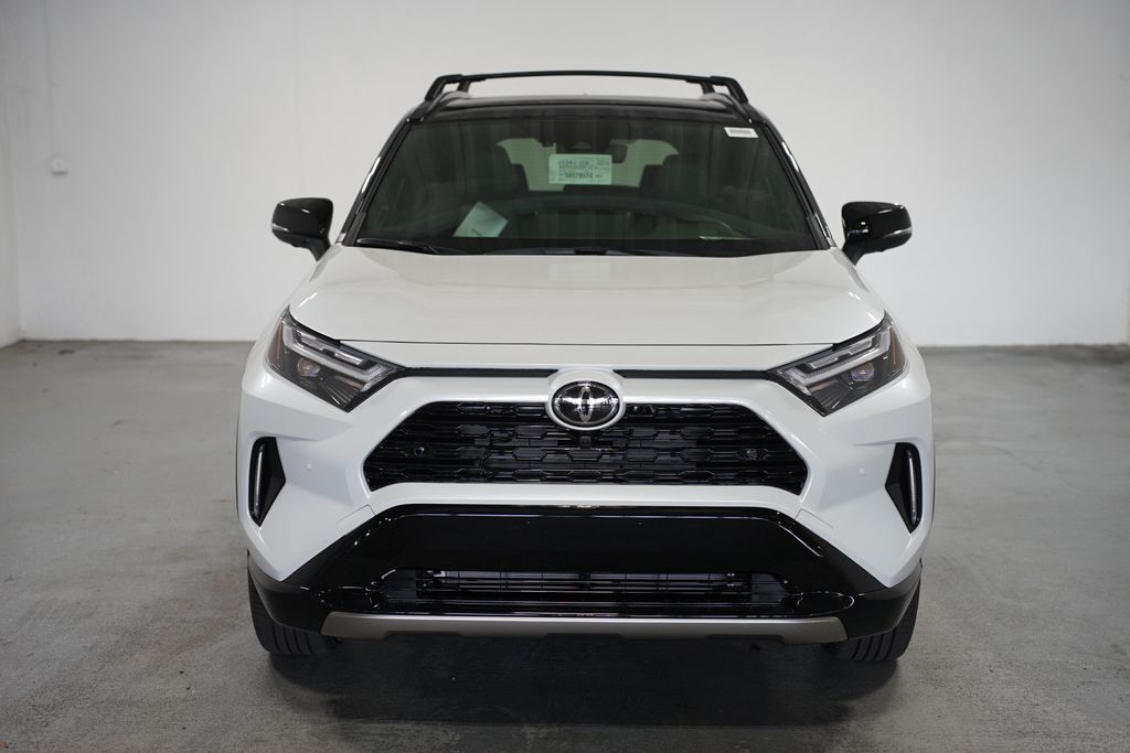 2025 Toyota RAV4 XSE 2