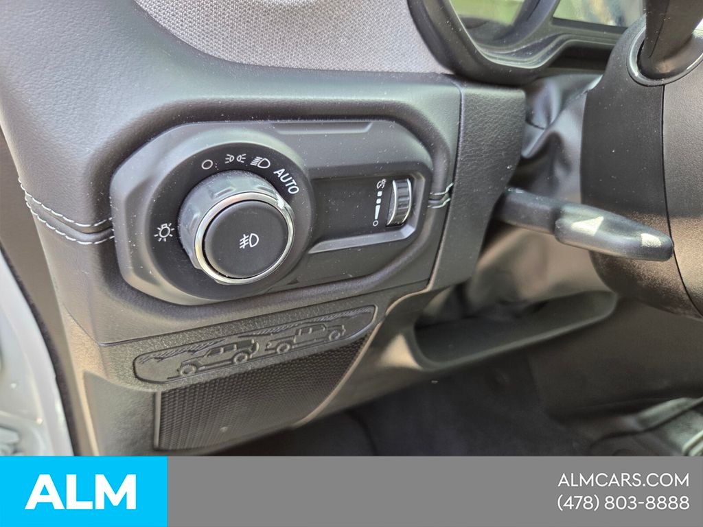 Used 2025 White Jeep Sahara image 24
