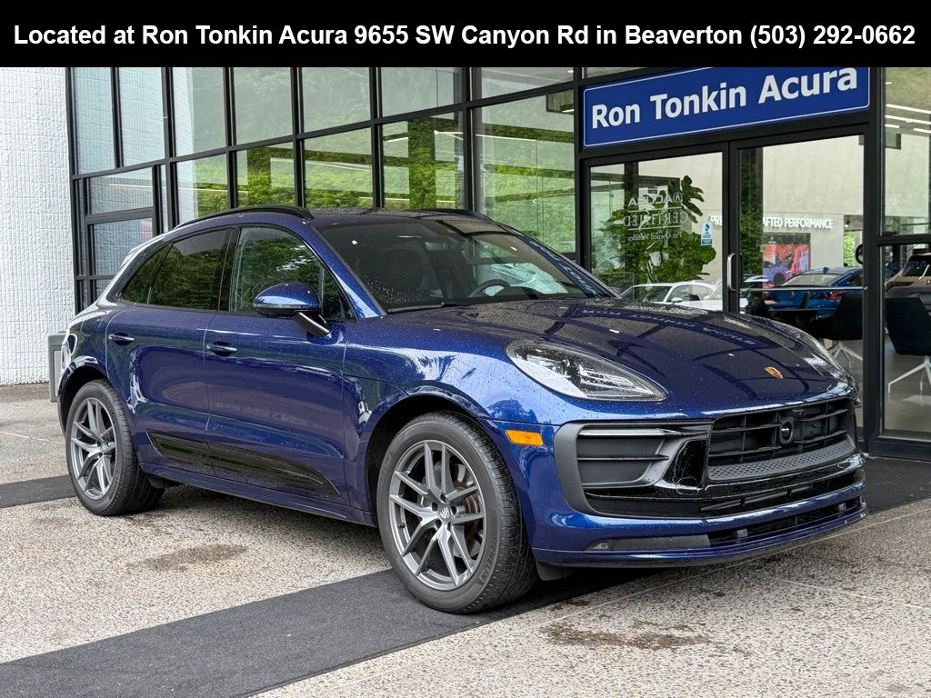 Gentian Blue Metallic 2025 Porsche Macan T AWD SUV / Crossover All-Wheel Drive 7-Speed Automatic