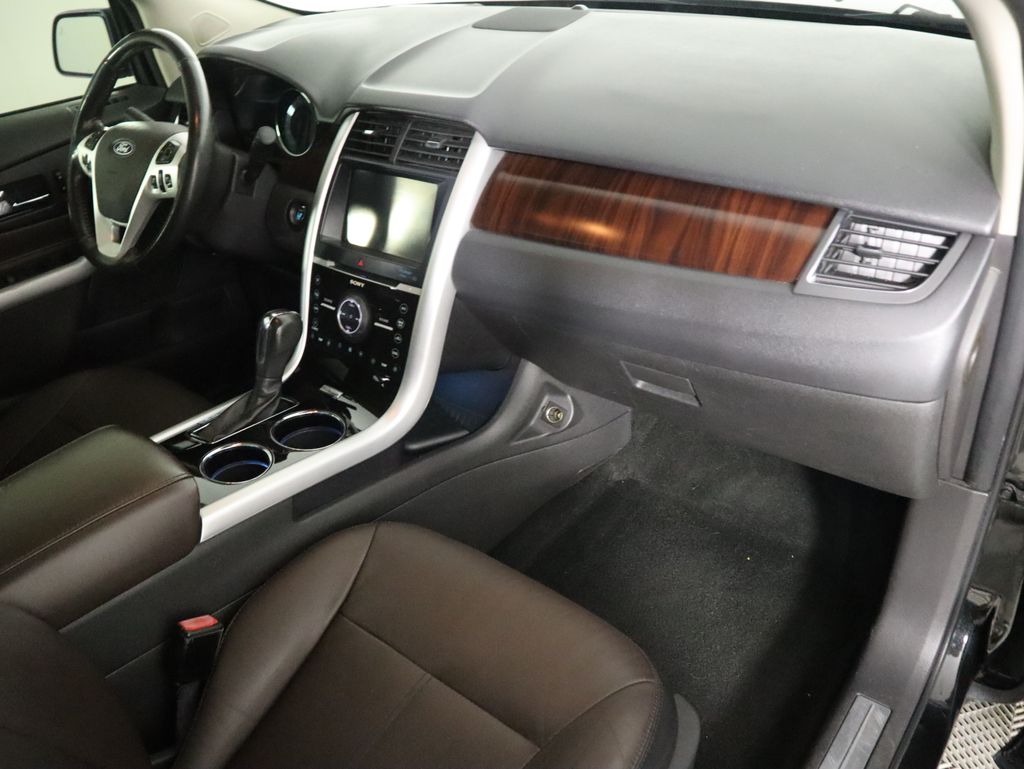 Thumbnail: 2011 Ford Edge - 17