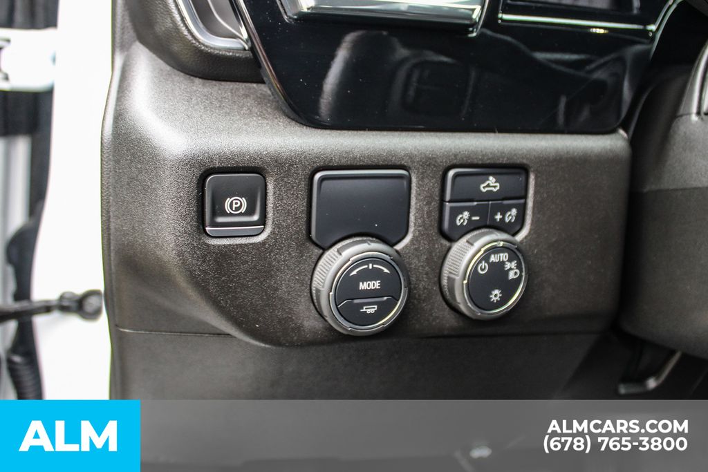 Used 2025 White Chevrolet LT image 31