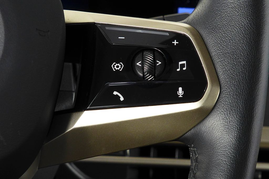 Thumbnail: 2023 BMW iX - 28