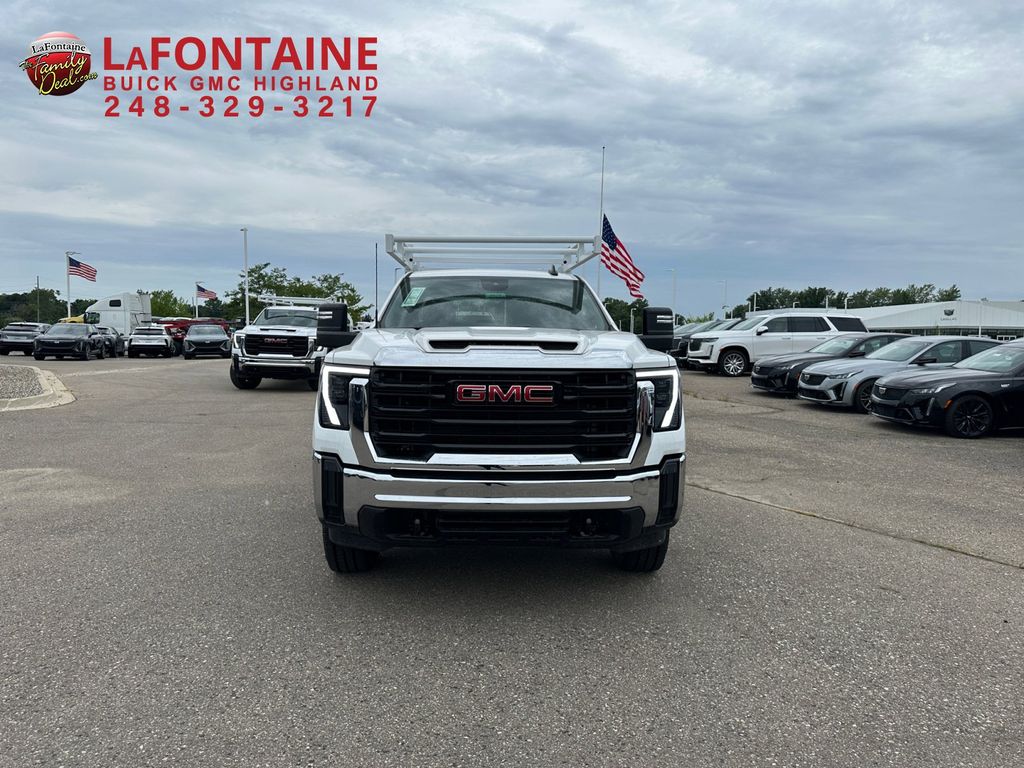 2024 GMC Sierra 2500HD Pro 38