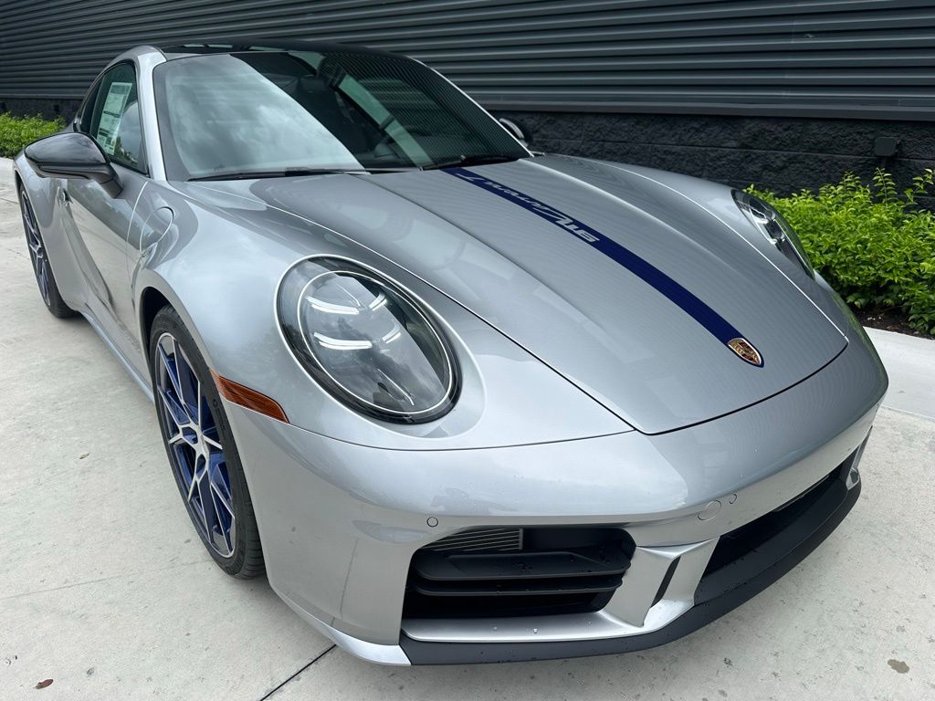 Thumbnail: 2025 Porsche 911 - 10