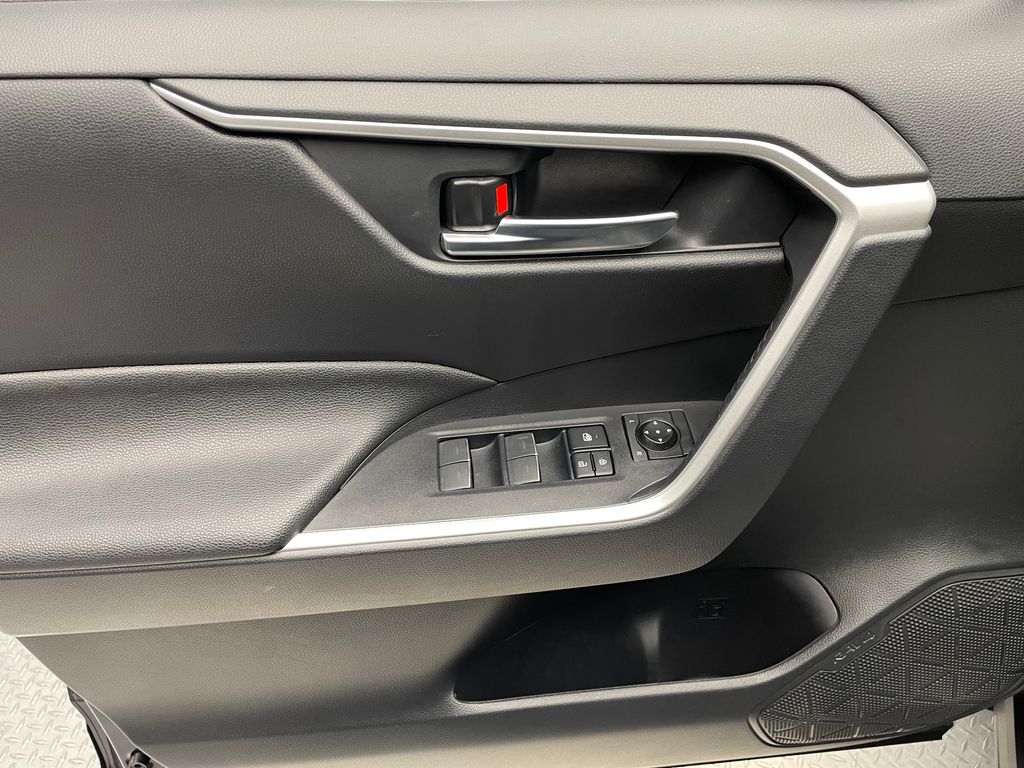 Thumbnail: 2024 Toyota RAV4 - 9