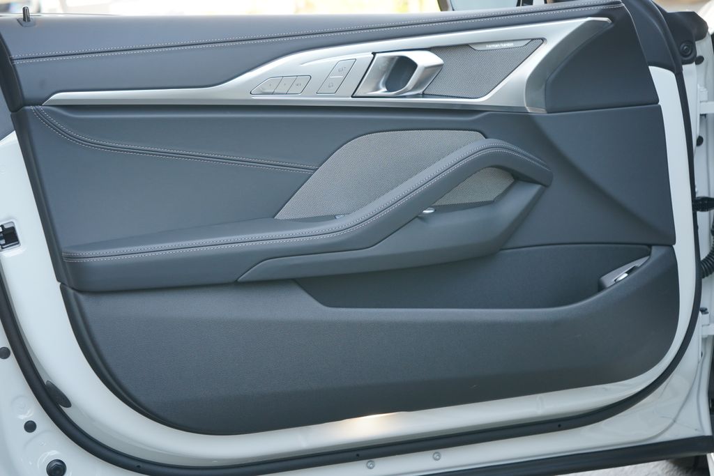 Thumbnail: 2026 BMW 8 Series - 9