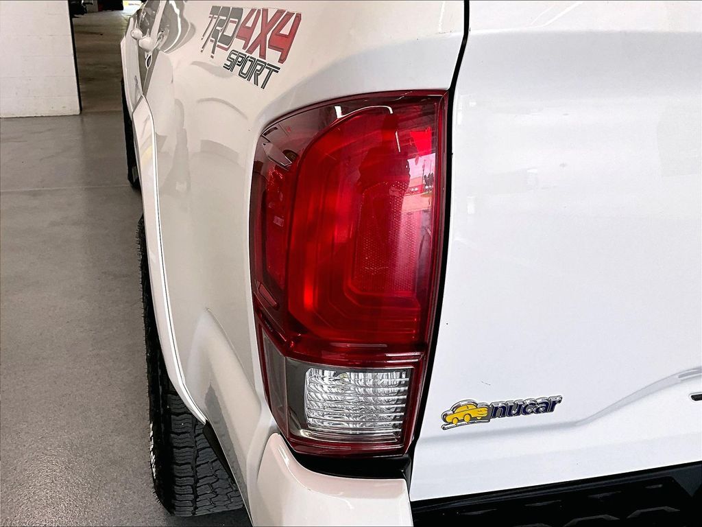 2017 Toyota Tacoma — photo 31