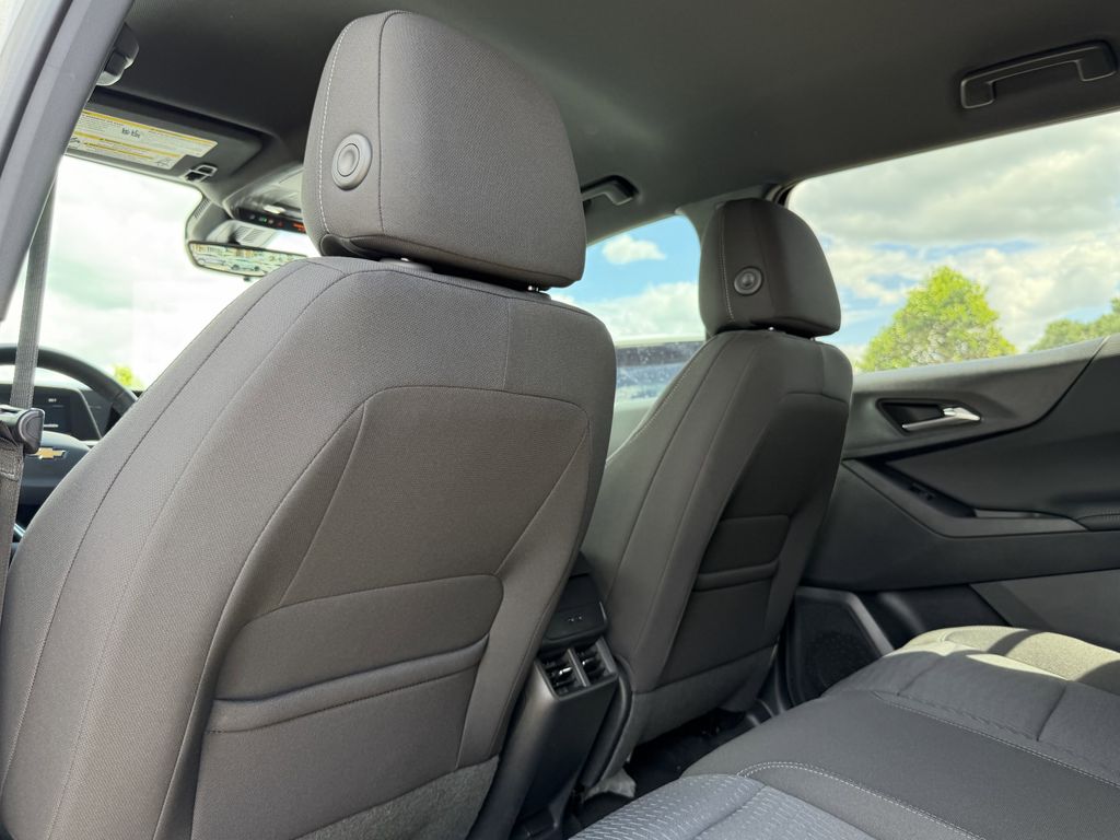 new 2026 Chevrolet Equinox car, priced at $25,295