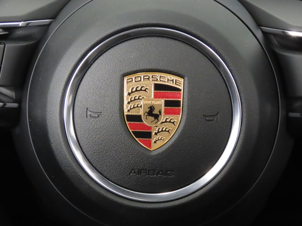 Thumbnail: 2026 Porsche Macan - 20
