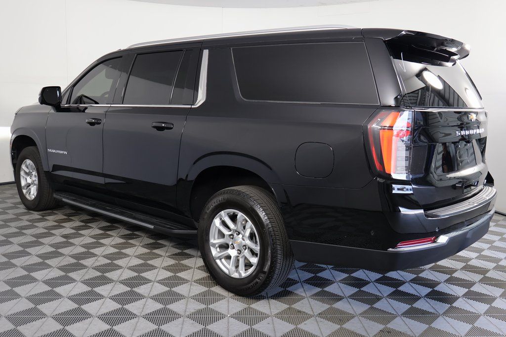 Thumbnail: 2025 Chevrolet Suburban - 5