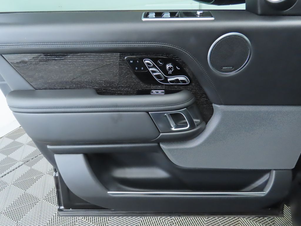 Thumbnail: 2021 Land Rover Range Rover - 25