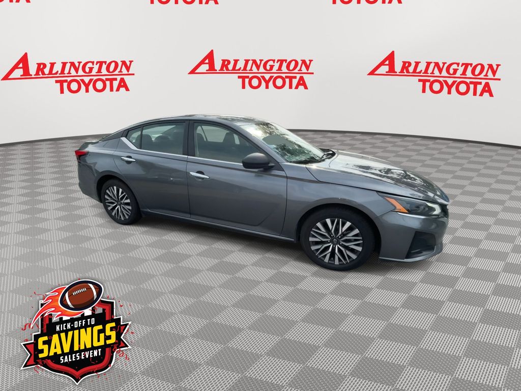 Used 2024 Nissan Altima Sedan