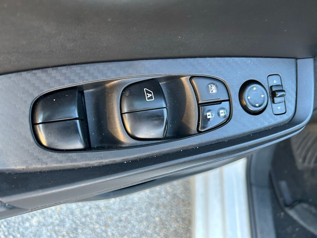 Thumbnail: 2021 Nissan Sentra - 16