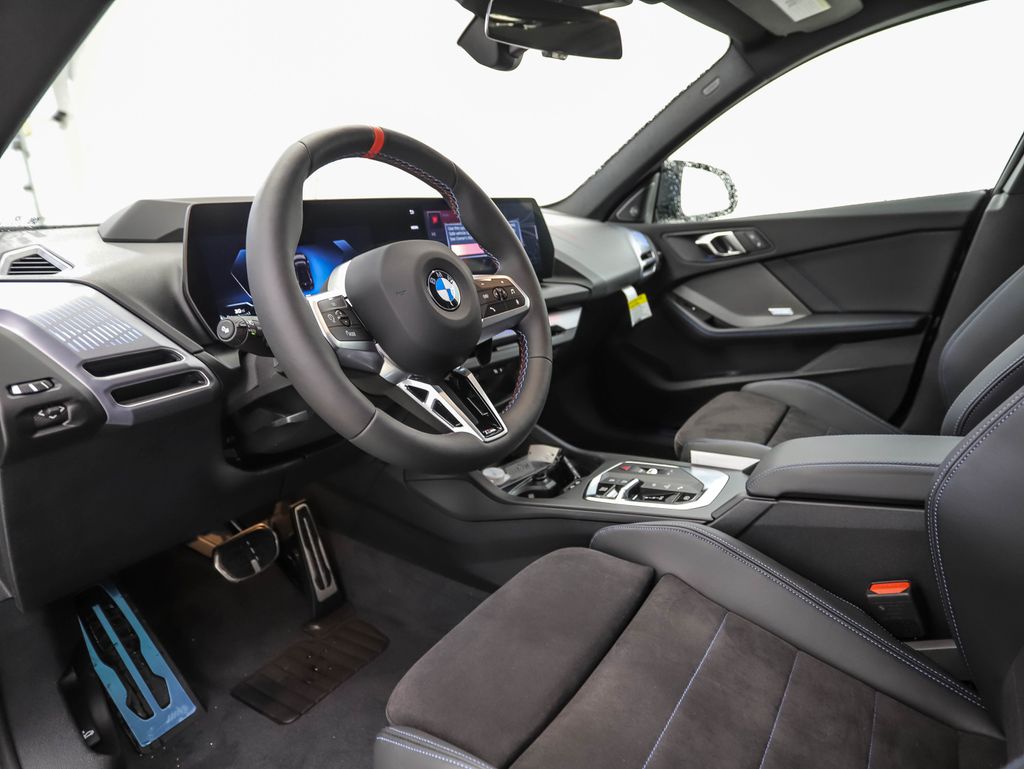 Thumbnail: 2025 BMW 2 Series - 10