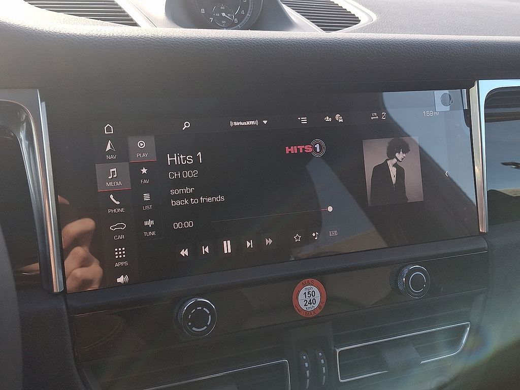 Thumbnail: 2026 Porsche Macan - 22