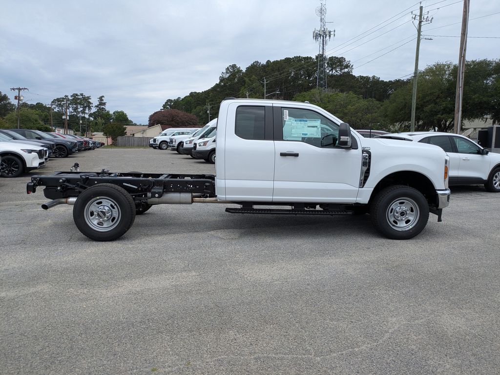 2026 Ford F-350 Chassis XL