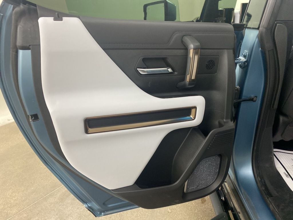 2024 GMC HUMMER EV SUV 3X photo