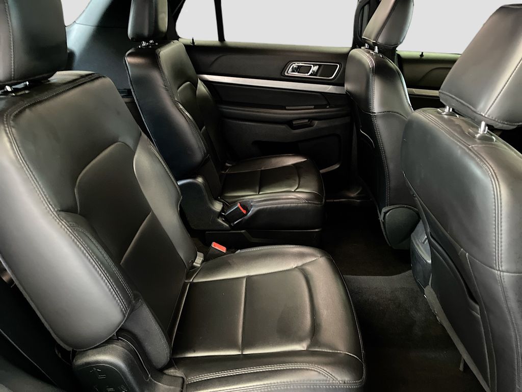 Used 2019 Black Ford XLT image 29
