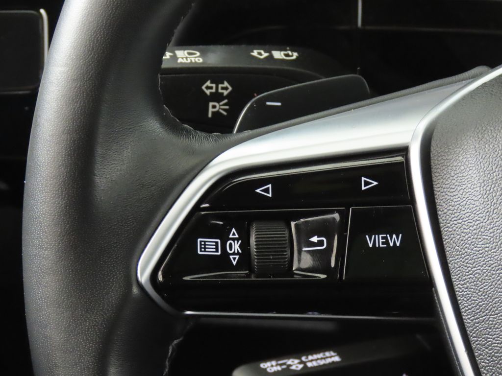 Thumbnail: 2022 Audi e-tron - 16