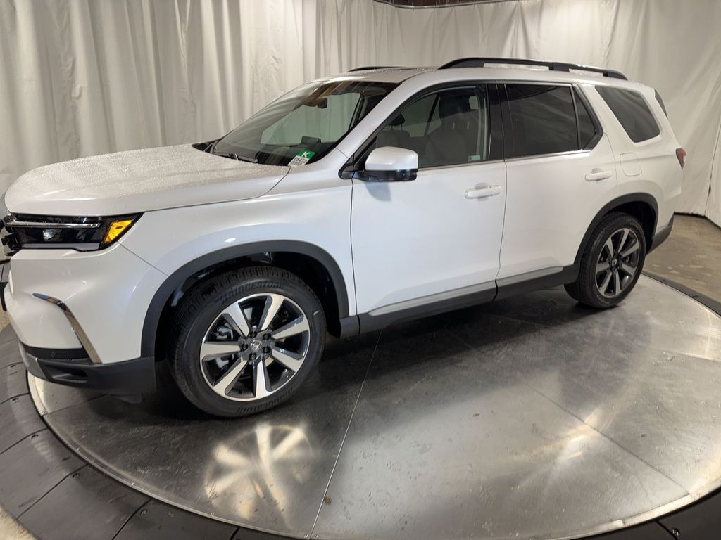new 2025 Honda Pilot car, priced at $52,280