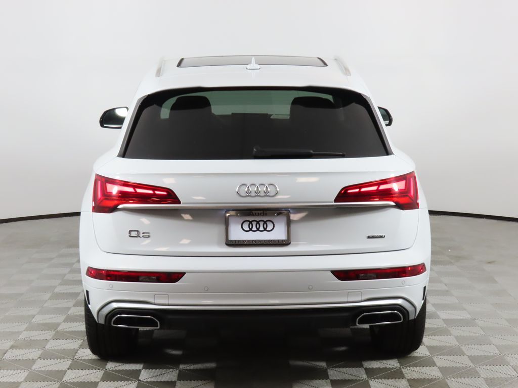 2024 Audi Q5 e  4