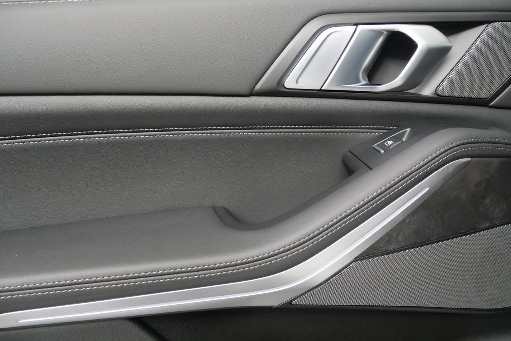 Thumbnail: 2025 BMW X5 - 15