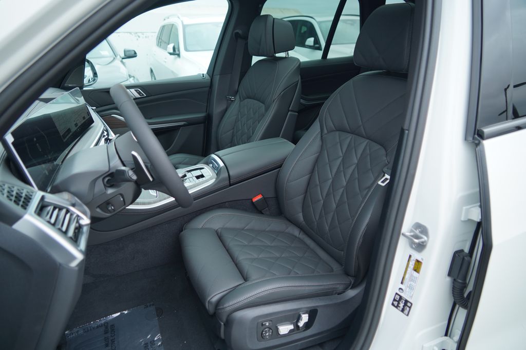 Thumbnail: 2026 BMW X5 - 9