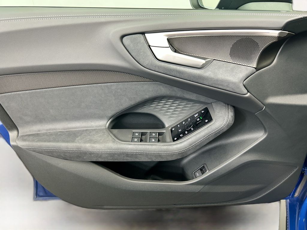 Thumbnail: 2025 Audi S5 - 24