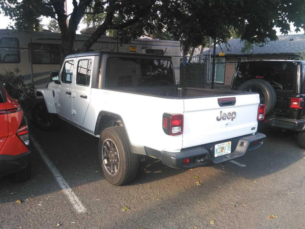 2023 Jeep Gladiator Overland photo 4